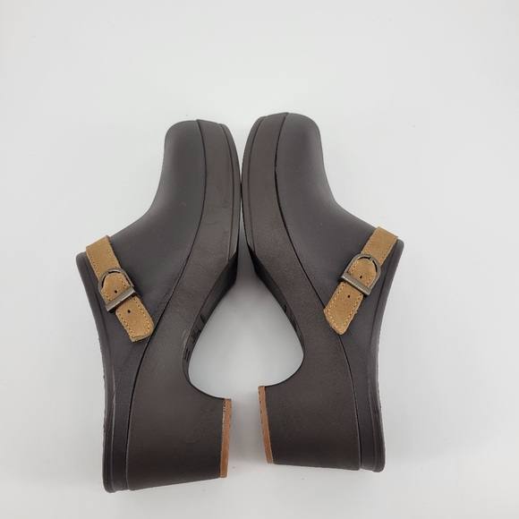 Crocs women's Sarah clogs rubber slip-on heeled shoe brown tan buckle 10 - Picture 4 of 8